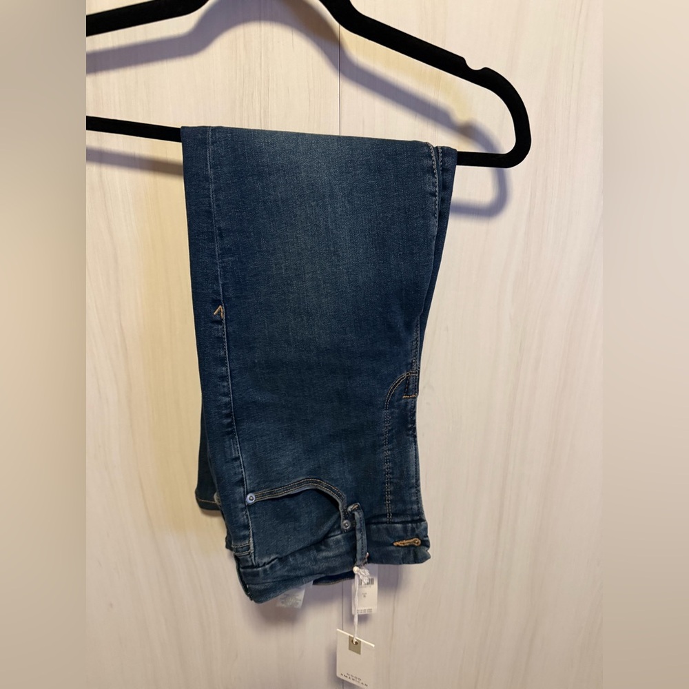Good American Good Capri Mid-Rise Skinny w/ Calf Length Leg Jeans Size 6 NWT - Picture 4 of 7